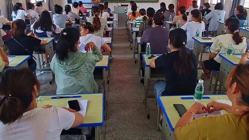上海自考本科报名流程：轻松掌握，顺利入学